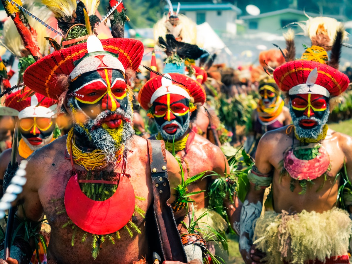 En fazla sayıda farklı dil konuşulan ülke hangisi?